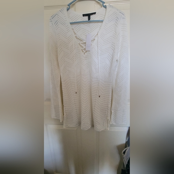 New WHBM Lace up Nk Po top - Picture 6 of 9